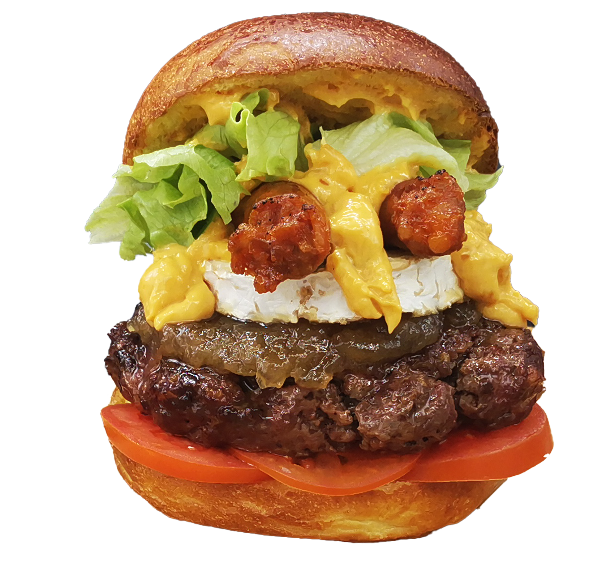 El Hannibal Lecter incluye una hamburguesa gruesa de carne, rodajas de tomate, cebollas caramelizadas, una capa de queso brie, elementos fritos crujientes, queso derretido, lechuga y un pan brioche, todo diseñado para impresionar incluso al paladar más exigente.